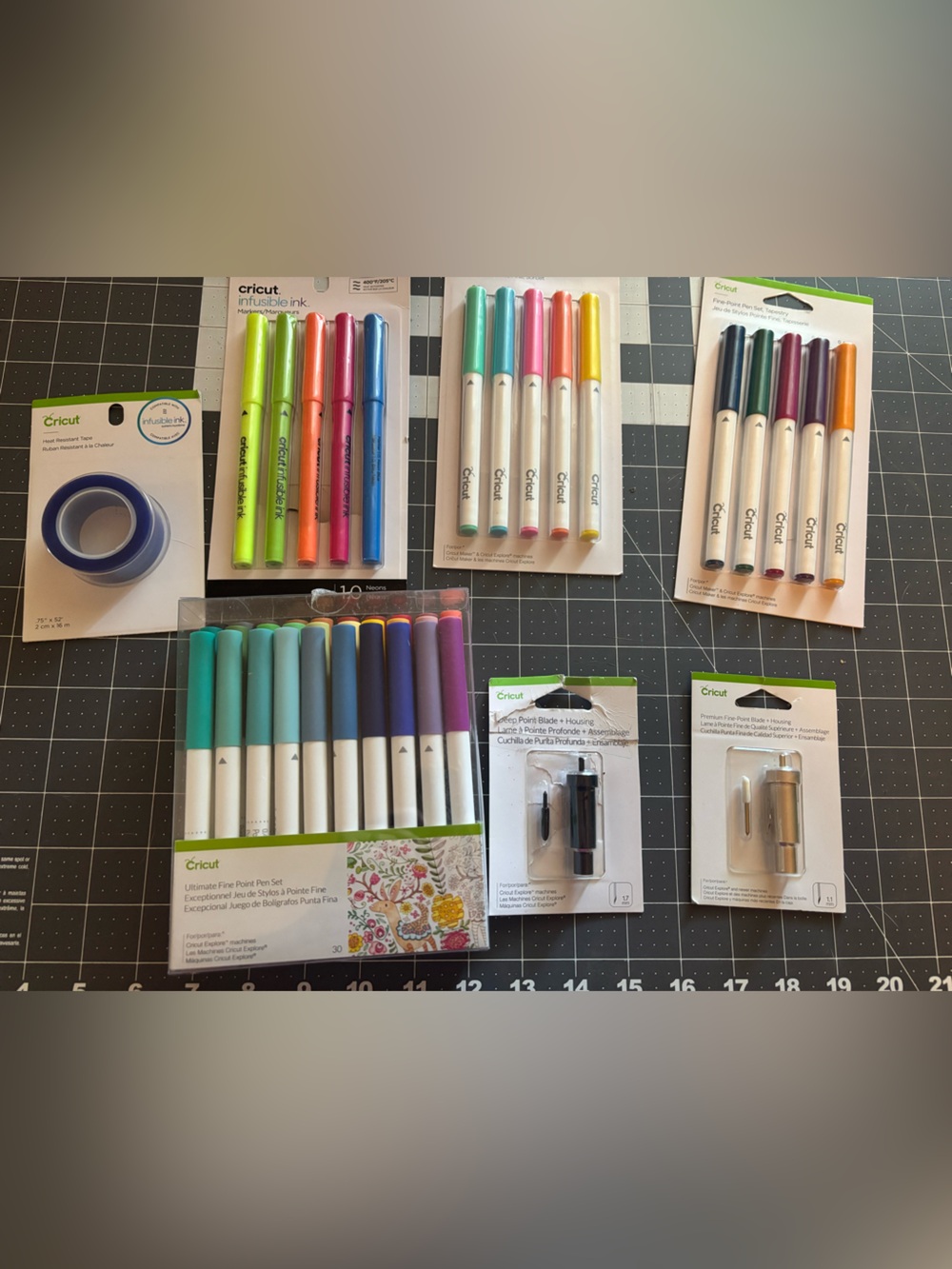 Cricut bundle of Multicolor Marker and Tool Set - Assorted Colors